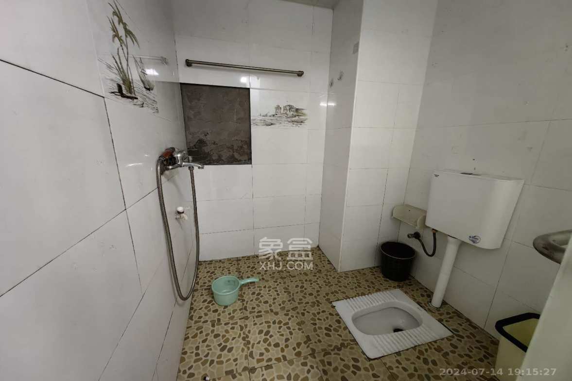 天下一家  3室2厅1卫    2400.0元/月 天下一家  3室2厅1卫    2400.0元/月室内图