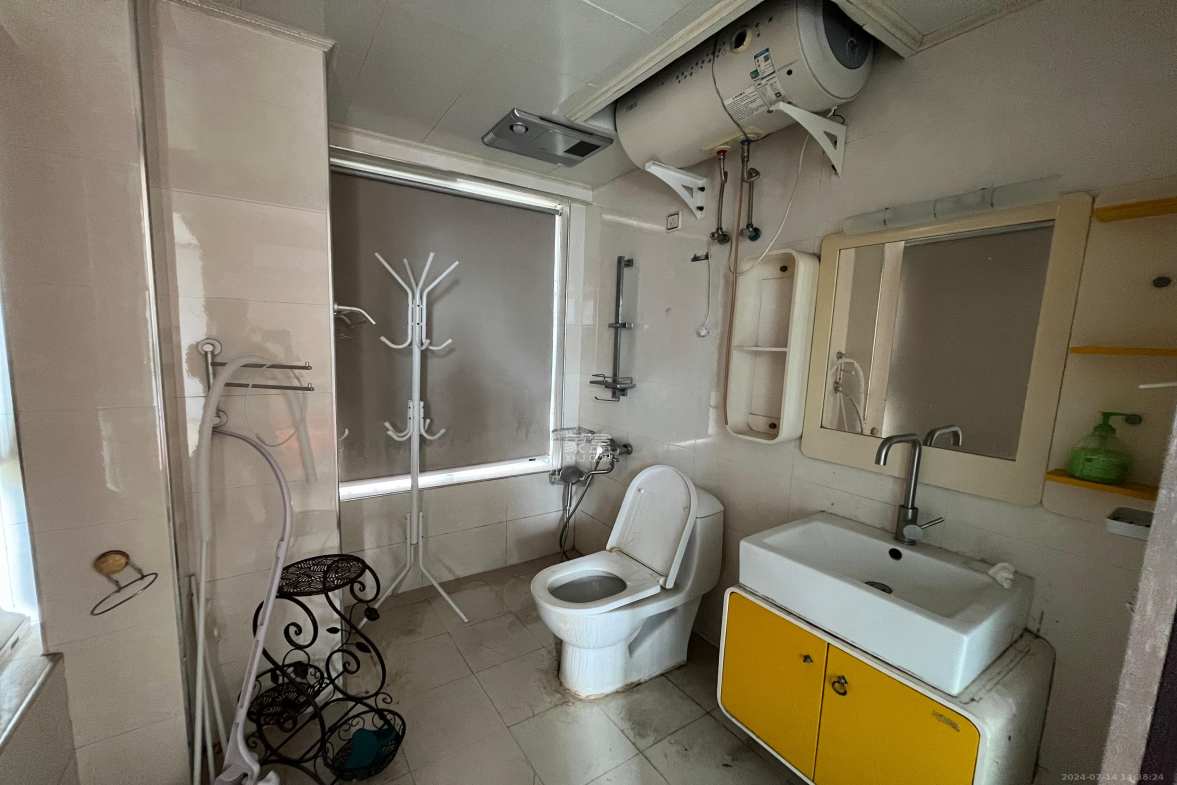 楚天馨苑 3室2厅1卫 2400.0元/月 楚天馨苑 3室2厅1卫 2400.0元/月室内图