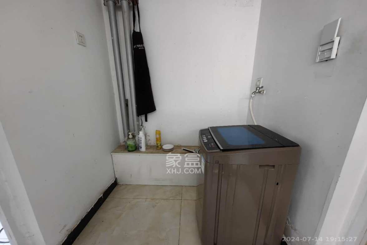 天下一家  3室2厅1卫    2400.0元/月 天下一家  3室2厅1卫    2400.0元/月室内图