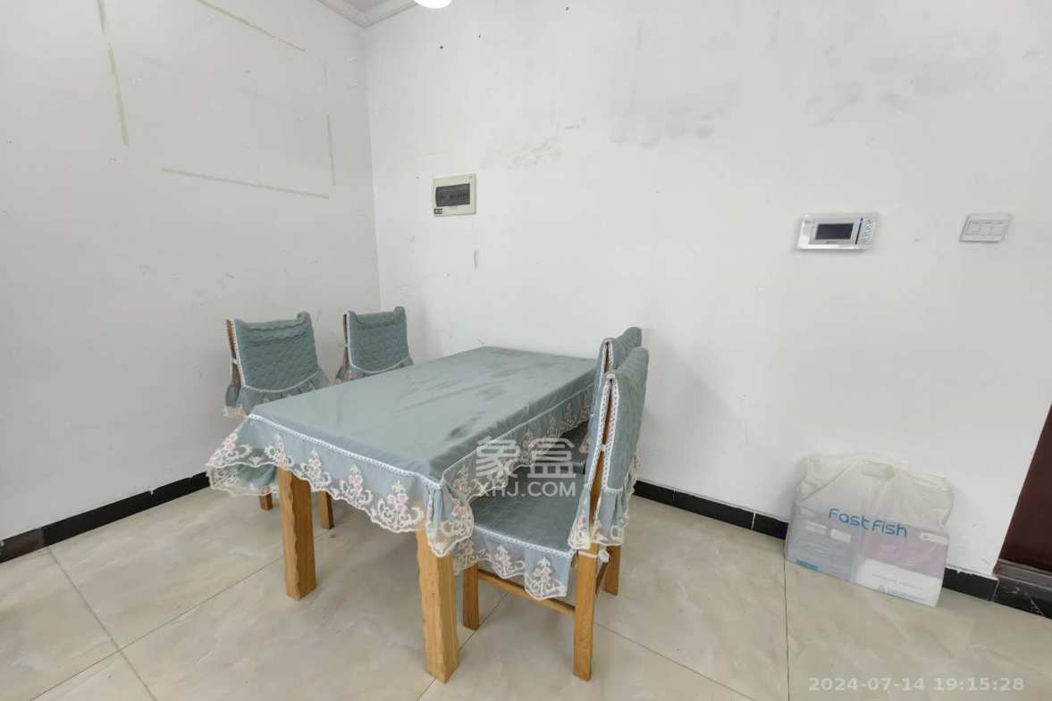 天下一家  3室2厅1卫    2400.0元/月 天下一家  3室2厅1卫    2400.0元/月室内图