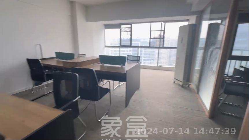 复地星光天地  2室2厅1卫   5800.00元/月室内图