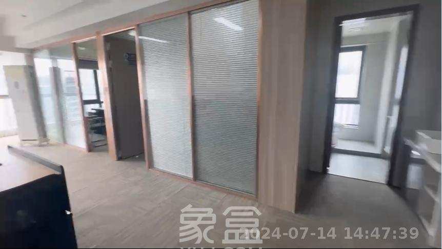 复地星光天地  2室2厅1卫   5800.00元/月室内图