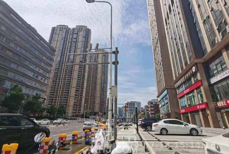 中一鲲出（鲲鹏府）  1室1厅1卫   2000.00元/月室内图
