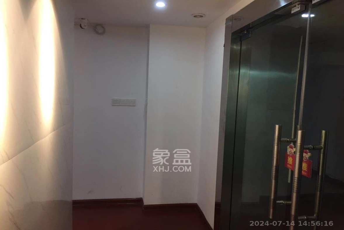 新时代广场  3室2厅0卫   5200.00元/月室内图