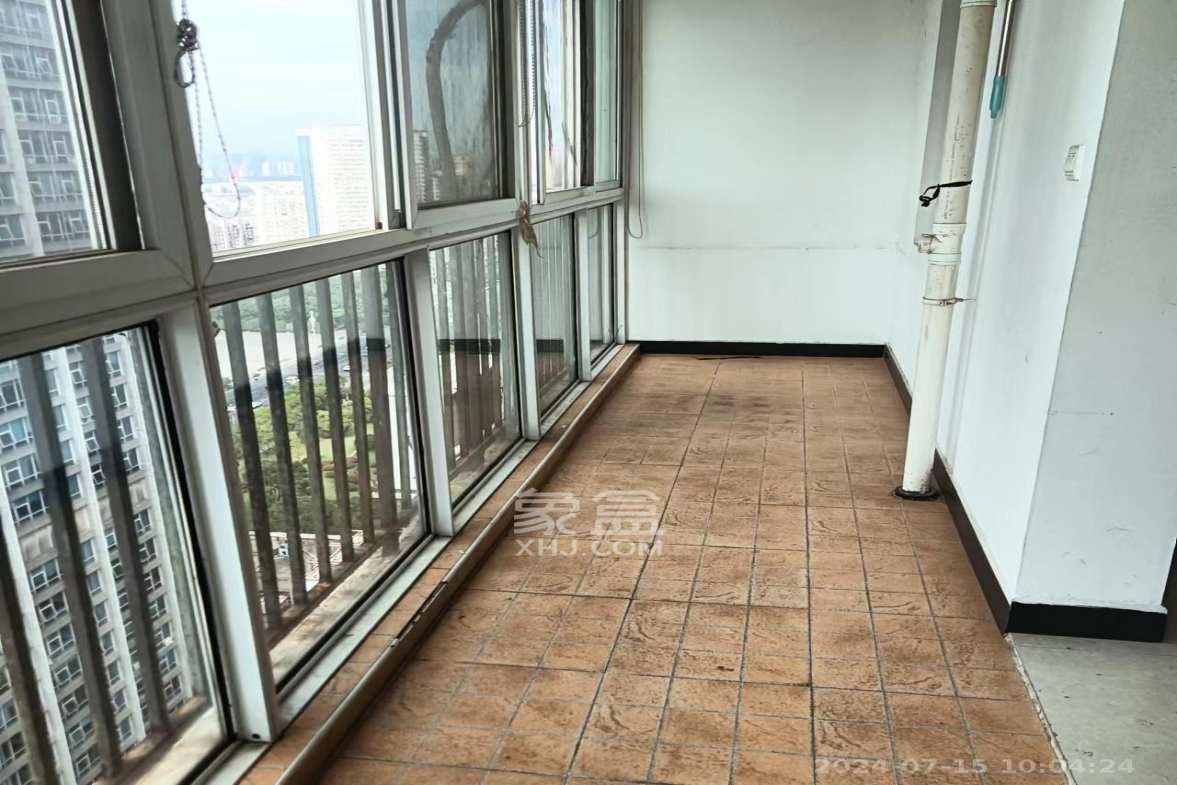 开源鑫景  5室2厅2卫    1800.0元/月室内图