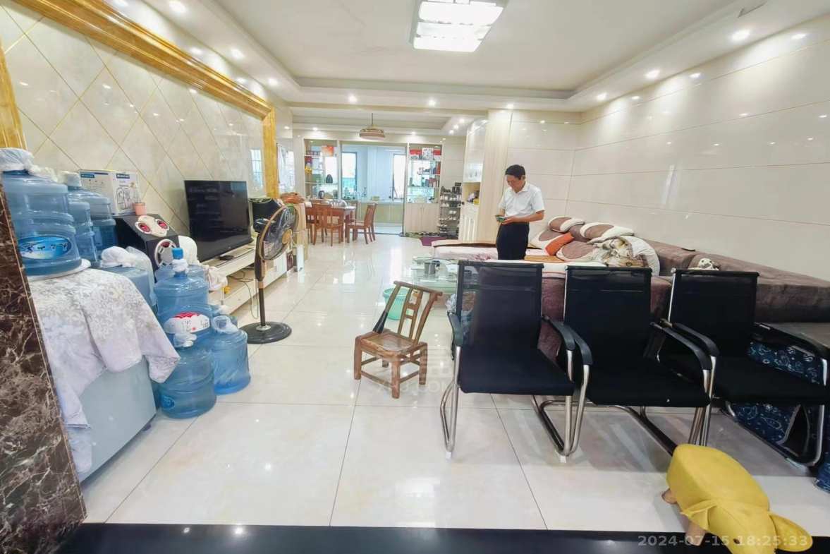 上善国际(翰林府) 3室2厅2卫 1800.0元/月 上善国际(翰林府) 3室2厅2卫 1800.0元/月户型图