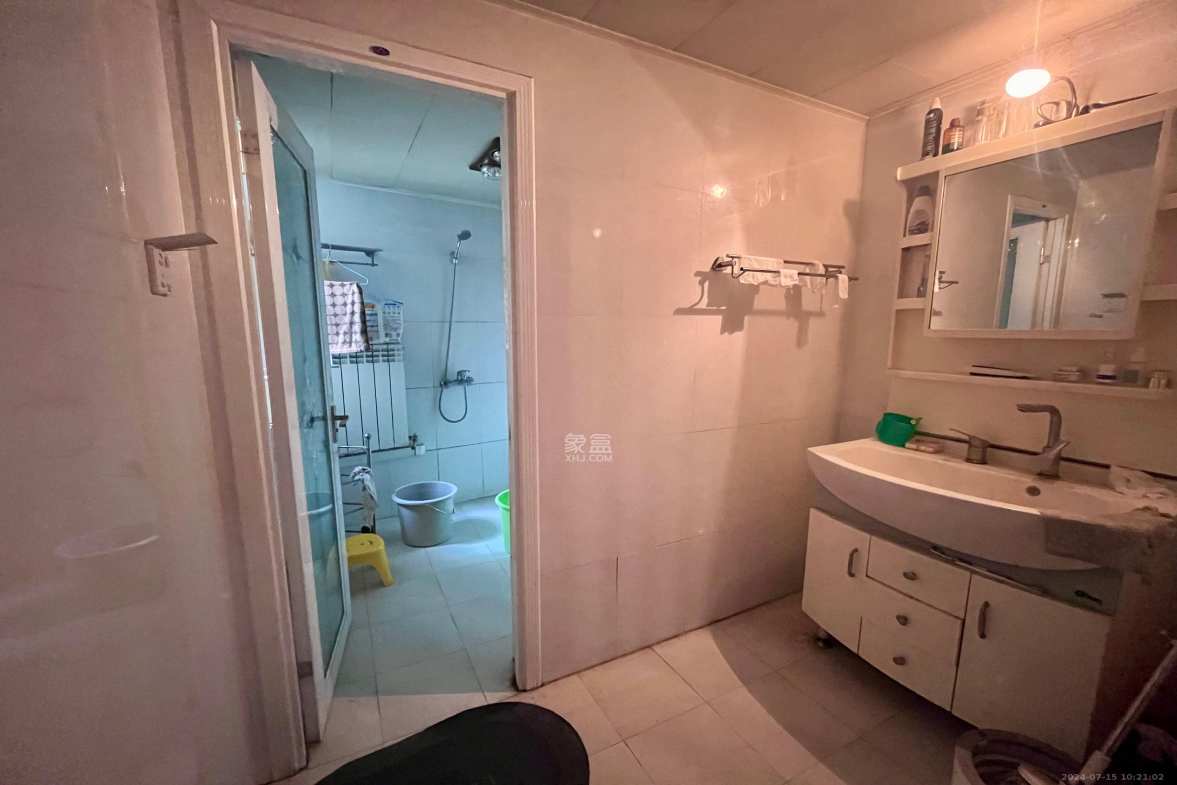 左岸春天  4室2厅2卫    3800.0元/月室内图