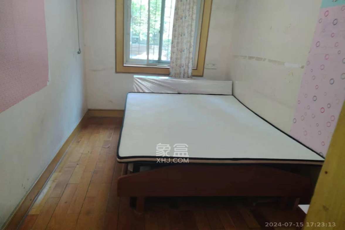 梅岭村  3室2厅1卫   1500.00元/月室内图1