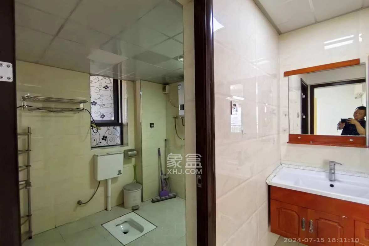 保利麓谷林语F区  2室2厅1卫    2400.0元/月室内图