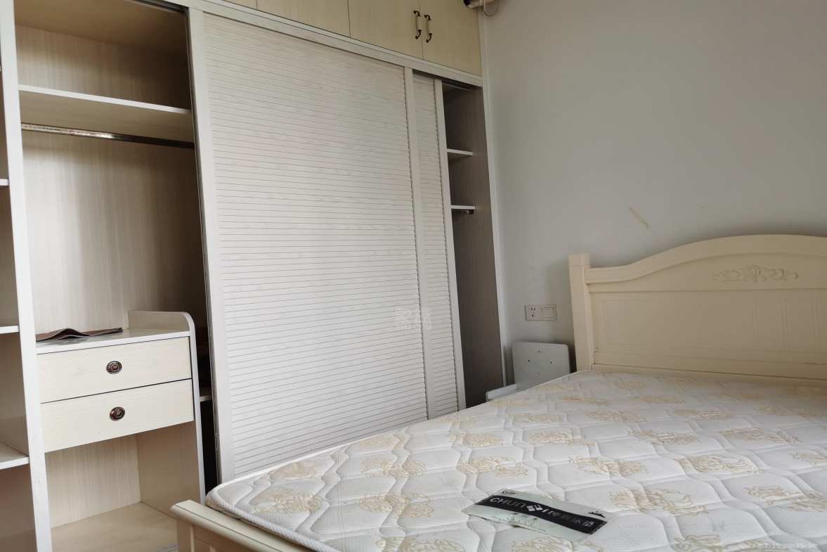 庐山一号  2室2厅1卫   1700.00元/月室内图