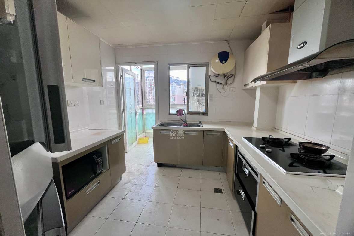 左岸春天  4室2厅2卫    3800.0元/月室内图