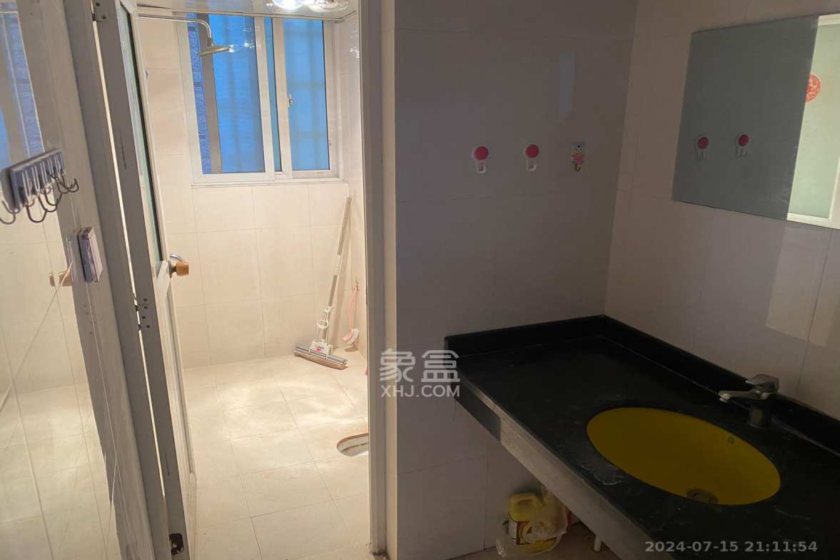 嘉盛华庭(一期、二期、三期) 3室2厅1卫 2600.0元/月 嘉盛华庭(一期、二期、三期) 3室2厅1卫 2600.0元/月室内图