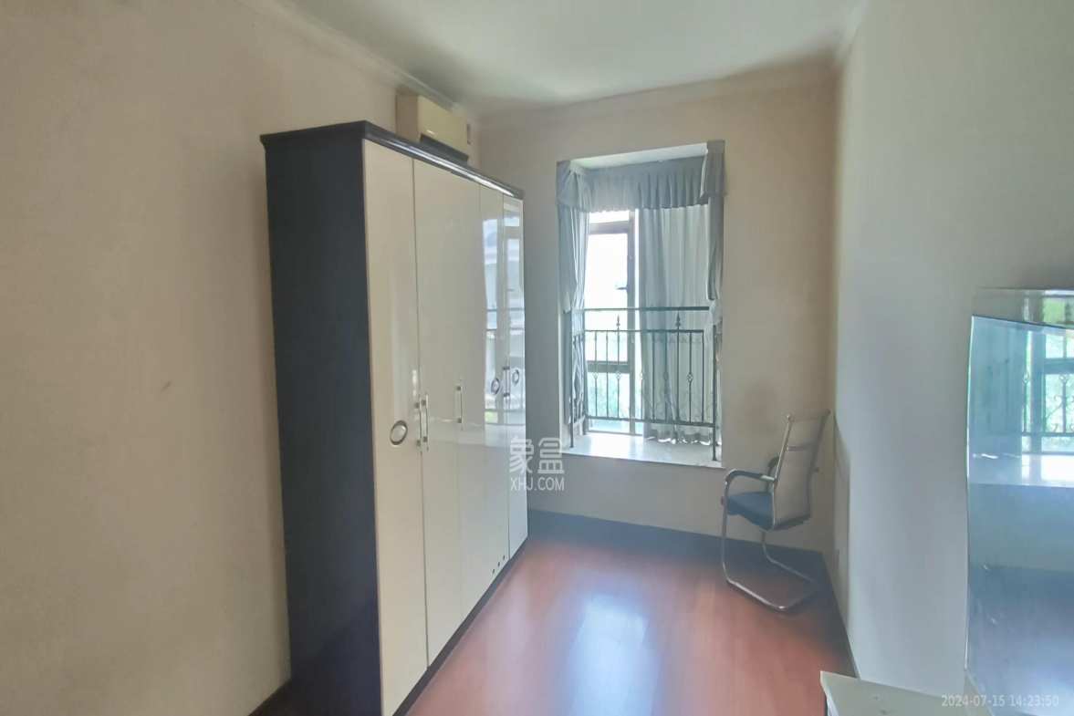 江山帝景雅典  3室2厅2卫    2400.0元/月室内图