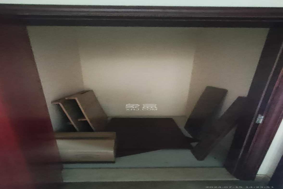 江山帝景雅典  3室2厅2卫    2400.0元/月室内图