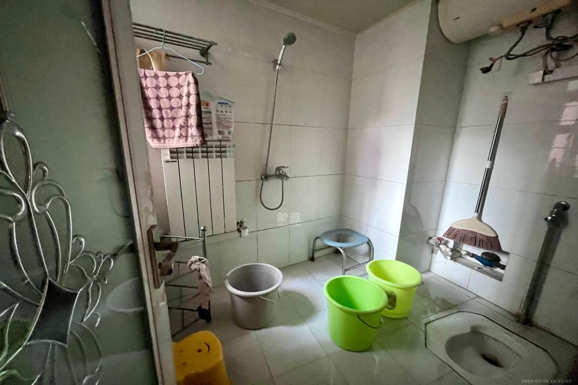 左岸春天  4室2厅2卫    3800.0元/月室内图