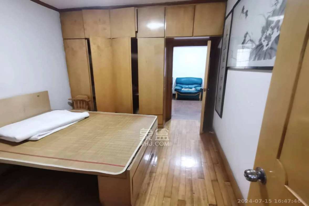 省人大常委会宿舍  4室2厅1卫    2300.0元/月室内图