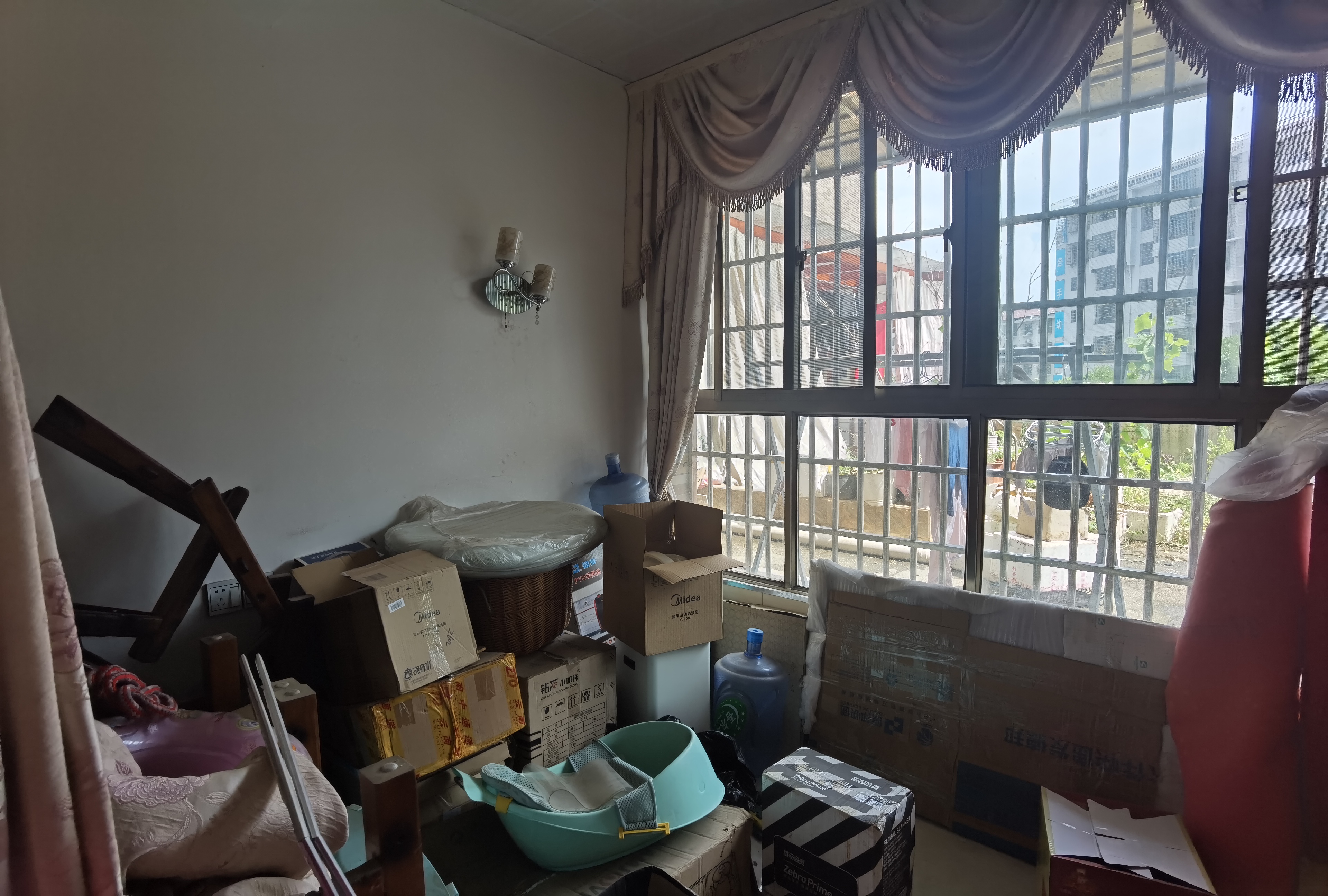 阳光一品小区  3室2厅1卫    55.0万