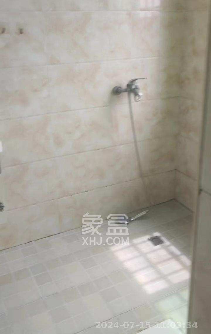 鄱阳佳郡  3室2厅2卫   2400.00元/月室内图