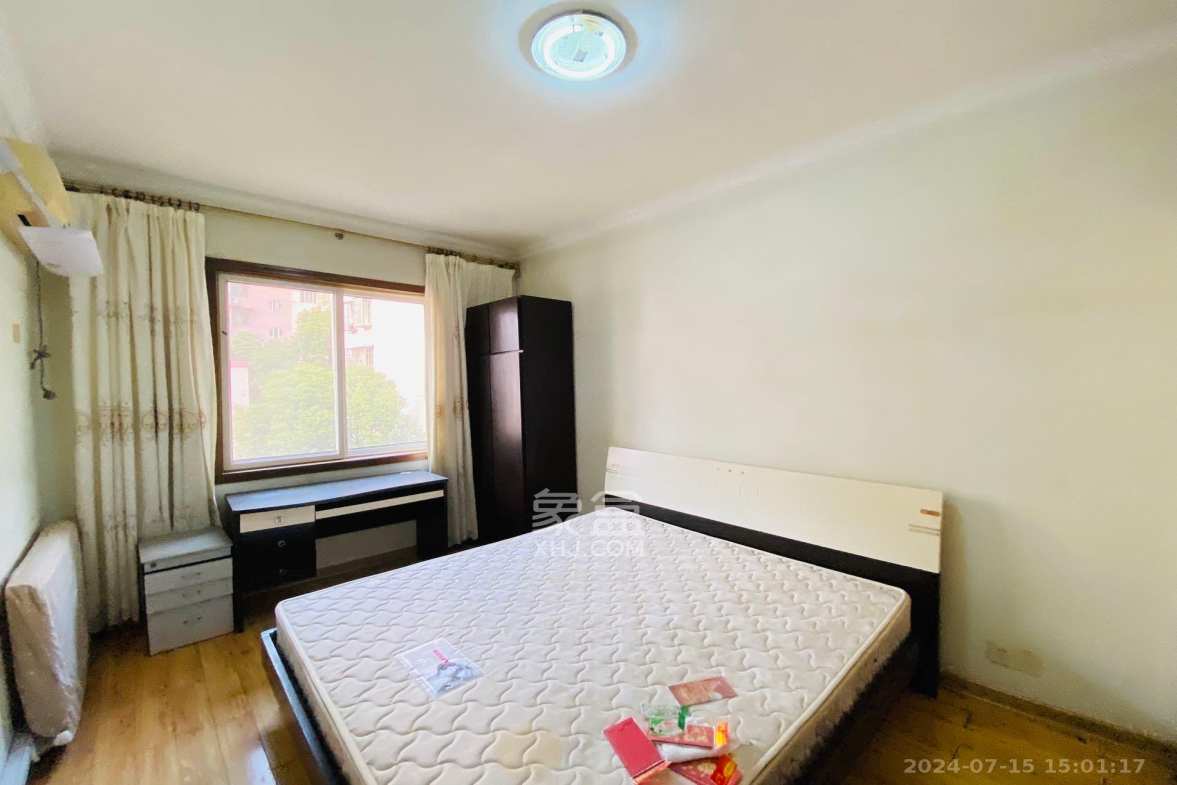 富绿新村  4室2厅2卫   2800.00元/月室内图