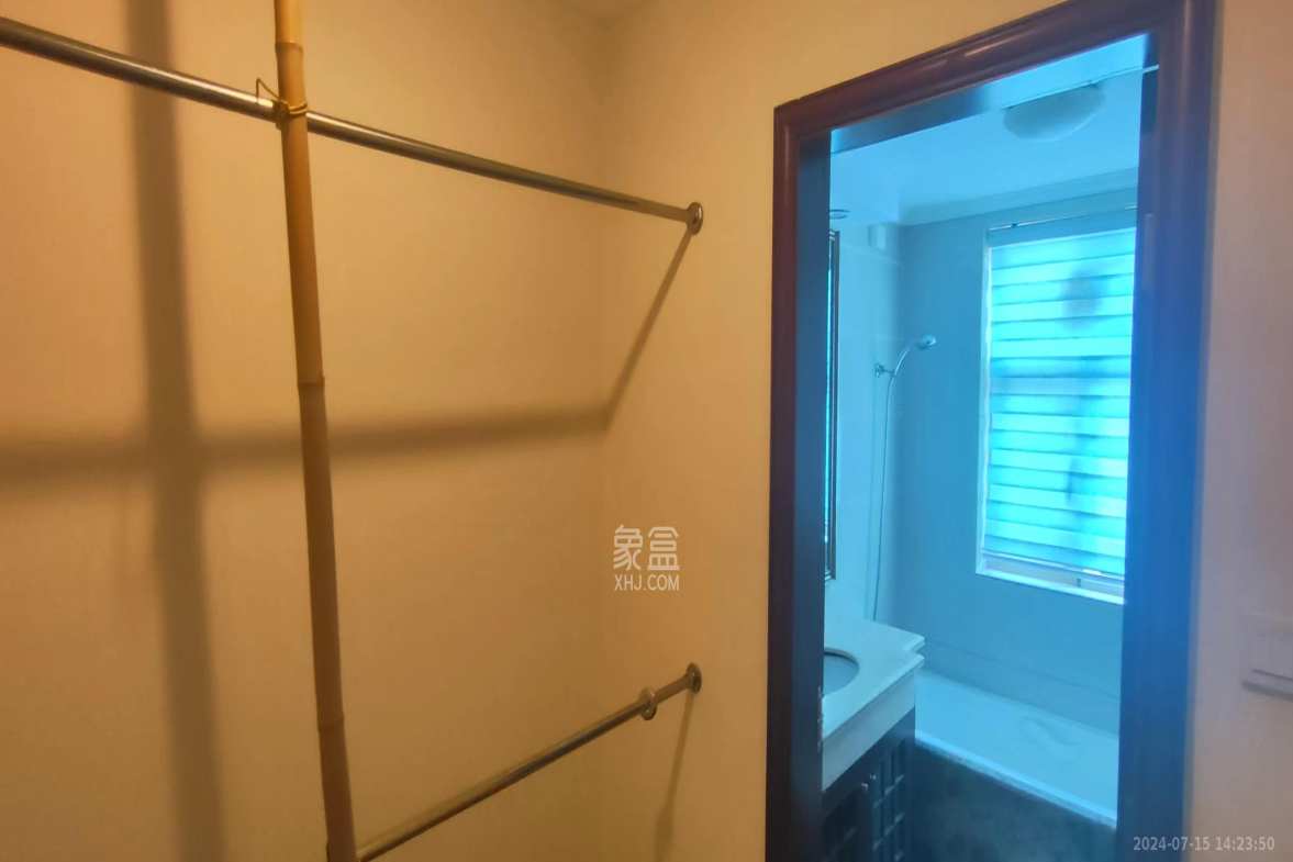 江山帝景雅典  3室2厅2卫    2400.0元/月室内图