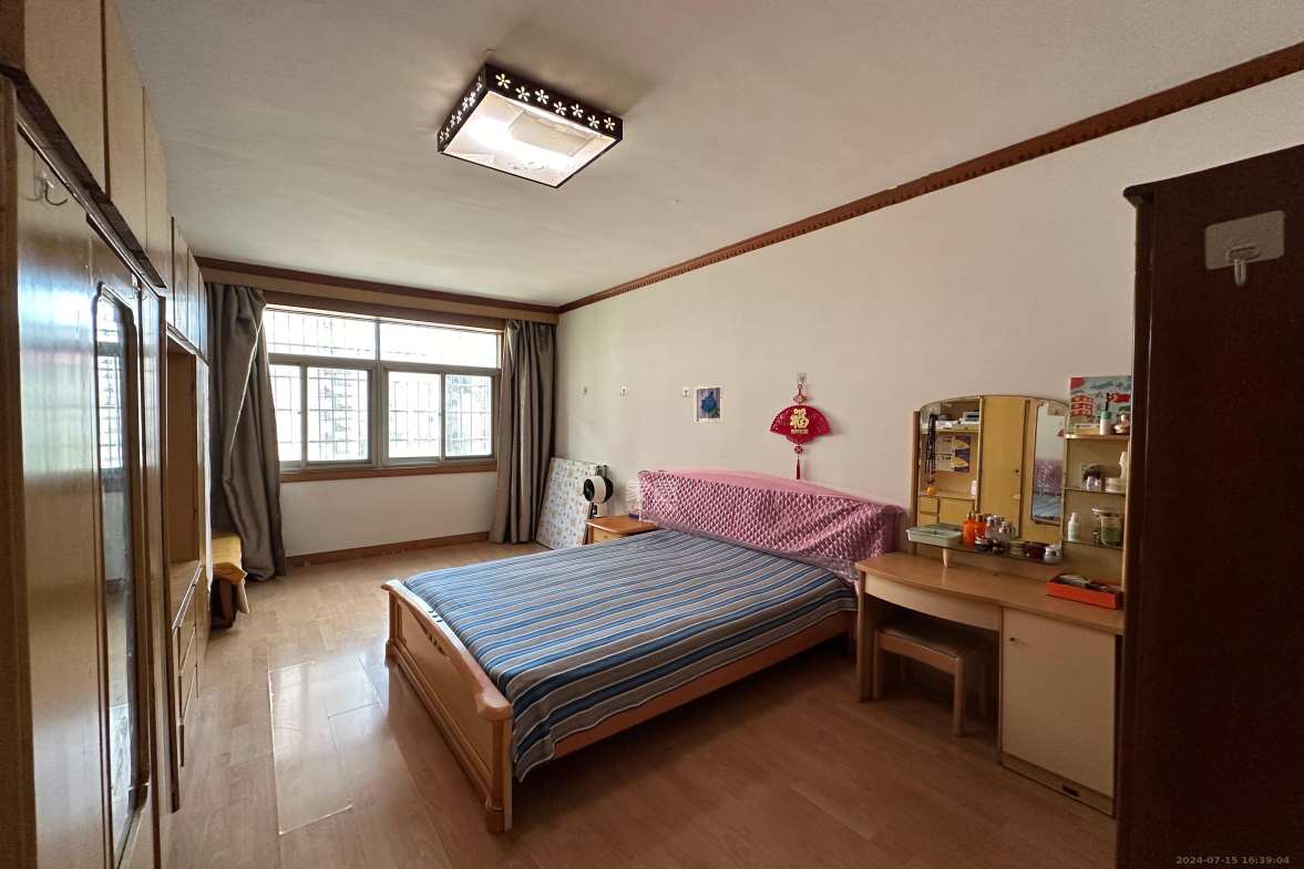 轻化公司宿舍向东南6号（产权南湖路46号）  3室2厅2卫   2100.00元/月室内图