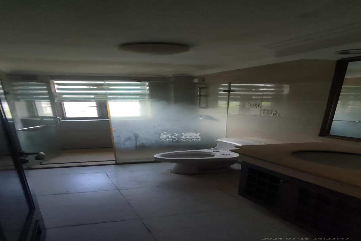 江山帝景雅典  3室2厅2卫    2400.0元/月室内图