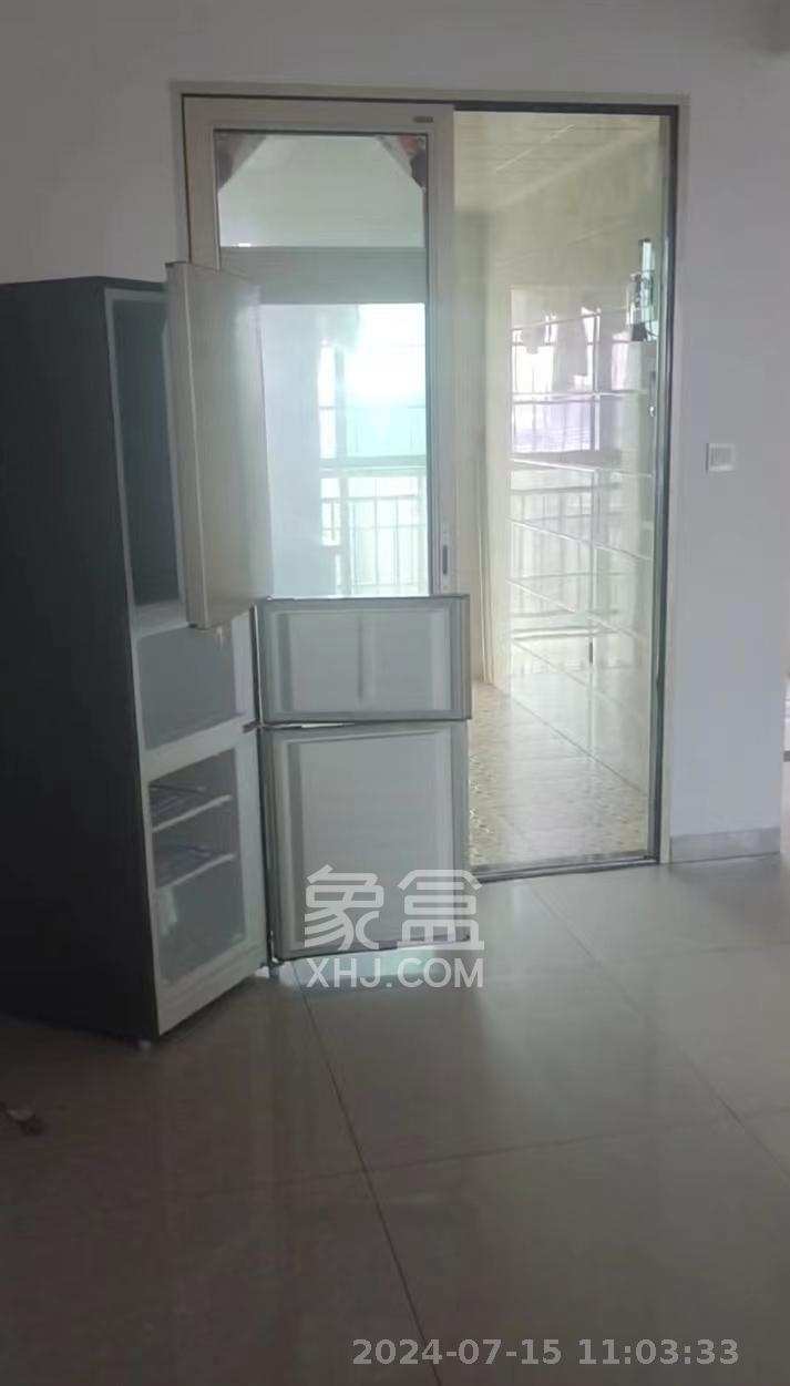 鄱阳佳郡  3室2厅2卫   2400.00元/月室内图