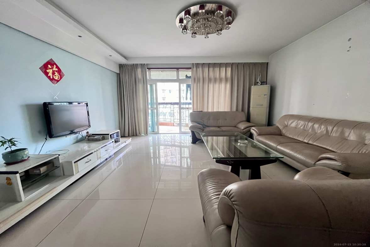 左岸春天  4室2厅2卫    3800.0元/月室内图