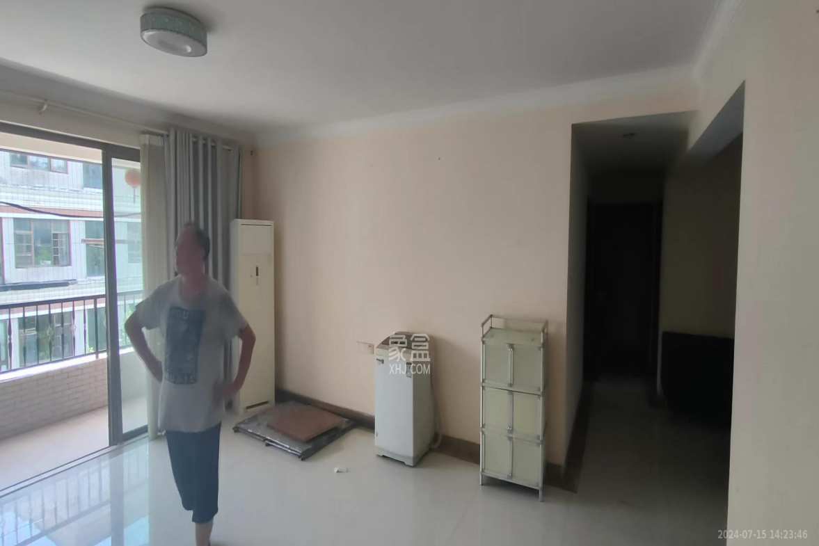 江山帝景雅典  3室2厅2卫    2400.0元/月室内图