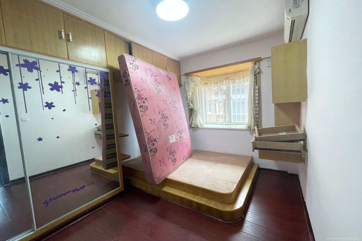 芙蓉环卫公寓  3室2厅2卫   2400.00元/月室内图
