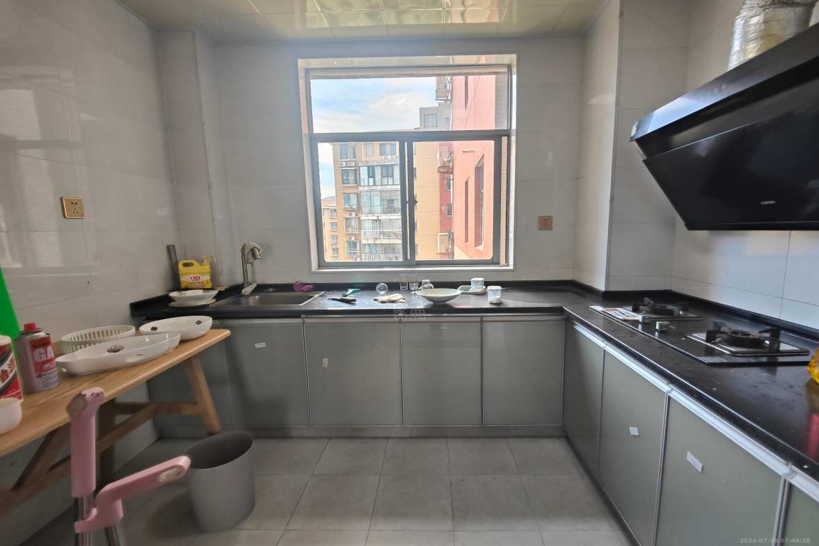 湘银二期世纪花园 1室0厅0卫 3000.0元/月 湘银二期世纪花园 1室0厅0卫 3000.0元/月室内图