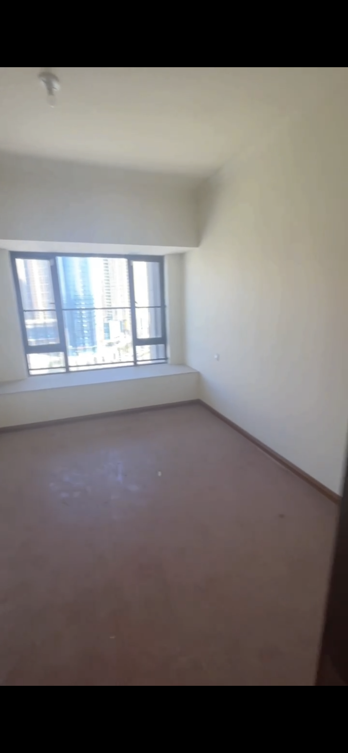 碧桂园豪园  3室2厅2卫    1800.0元/月室内图