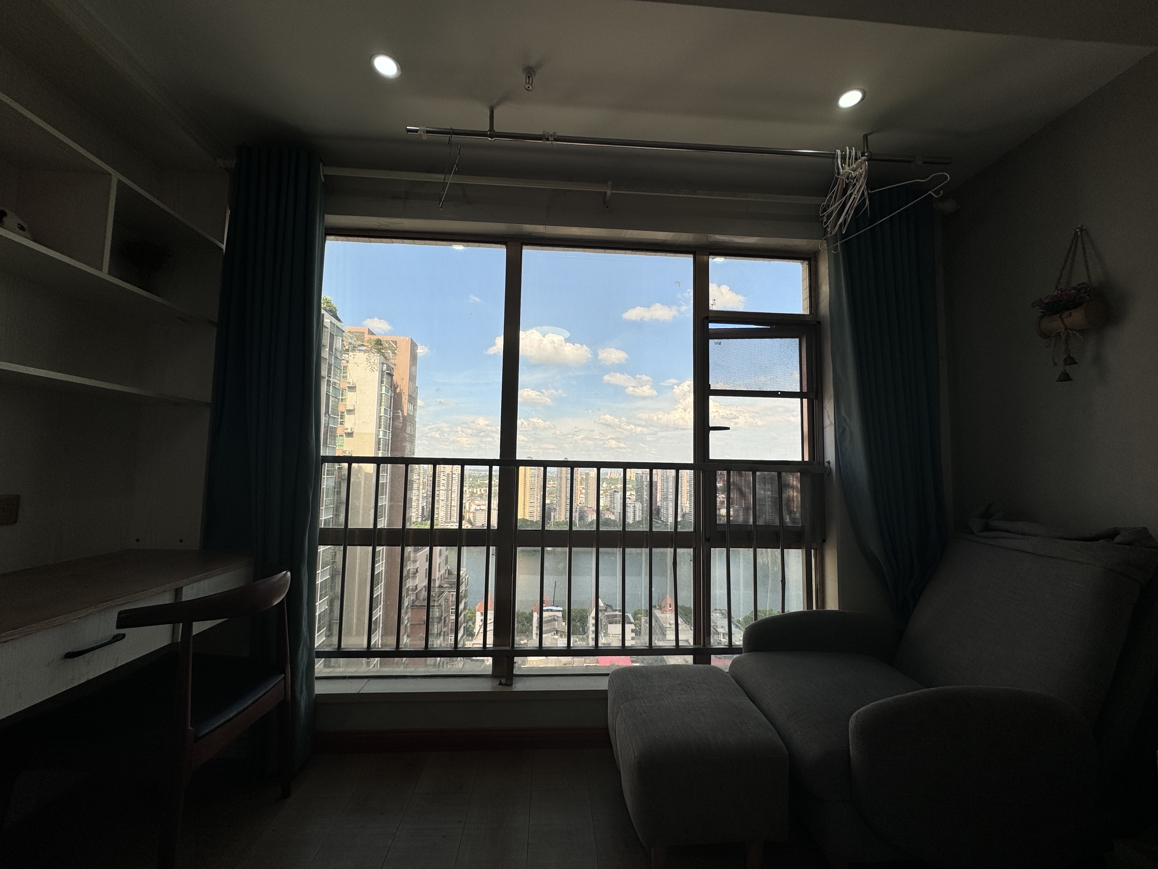 旺角星辰  1室1厅1卫    1380.0元/月