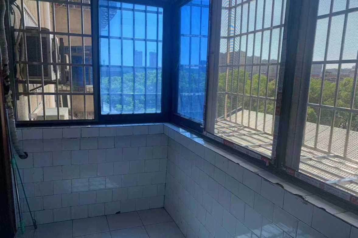 电力局家属楼 3室1厅1卫 900.0元/月 电力局家属楼 3室1厅1卫 900.0元/月室内图