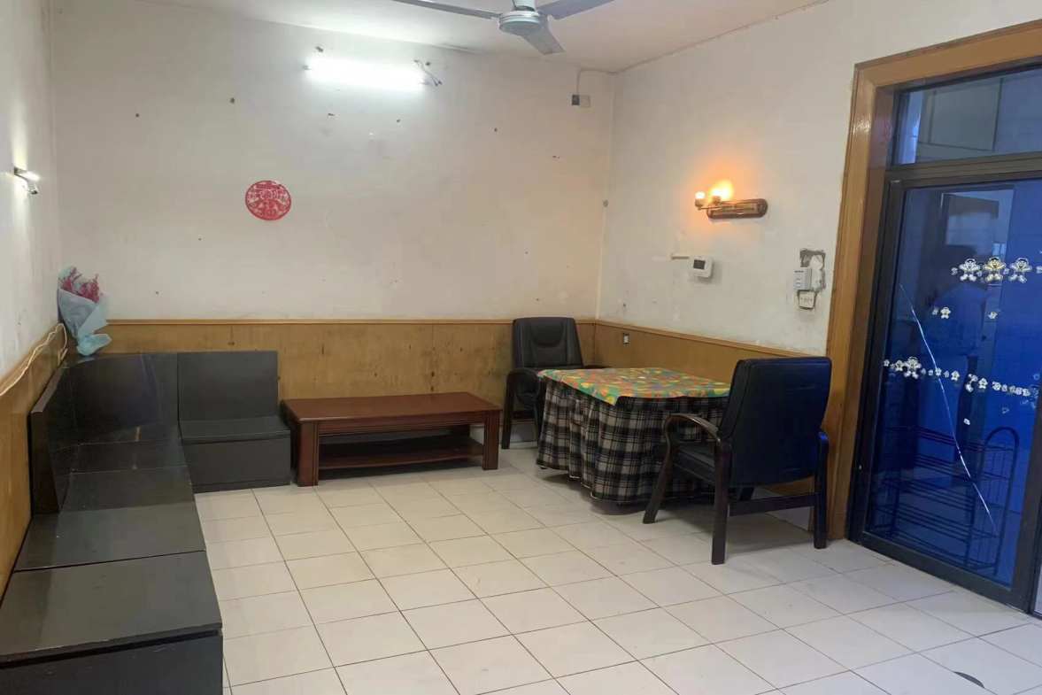 电力局家属楼 3室1厅1卫 900.0元/月 电力局家属楼 3室1厅1卫 900.0元/月室内图