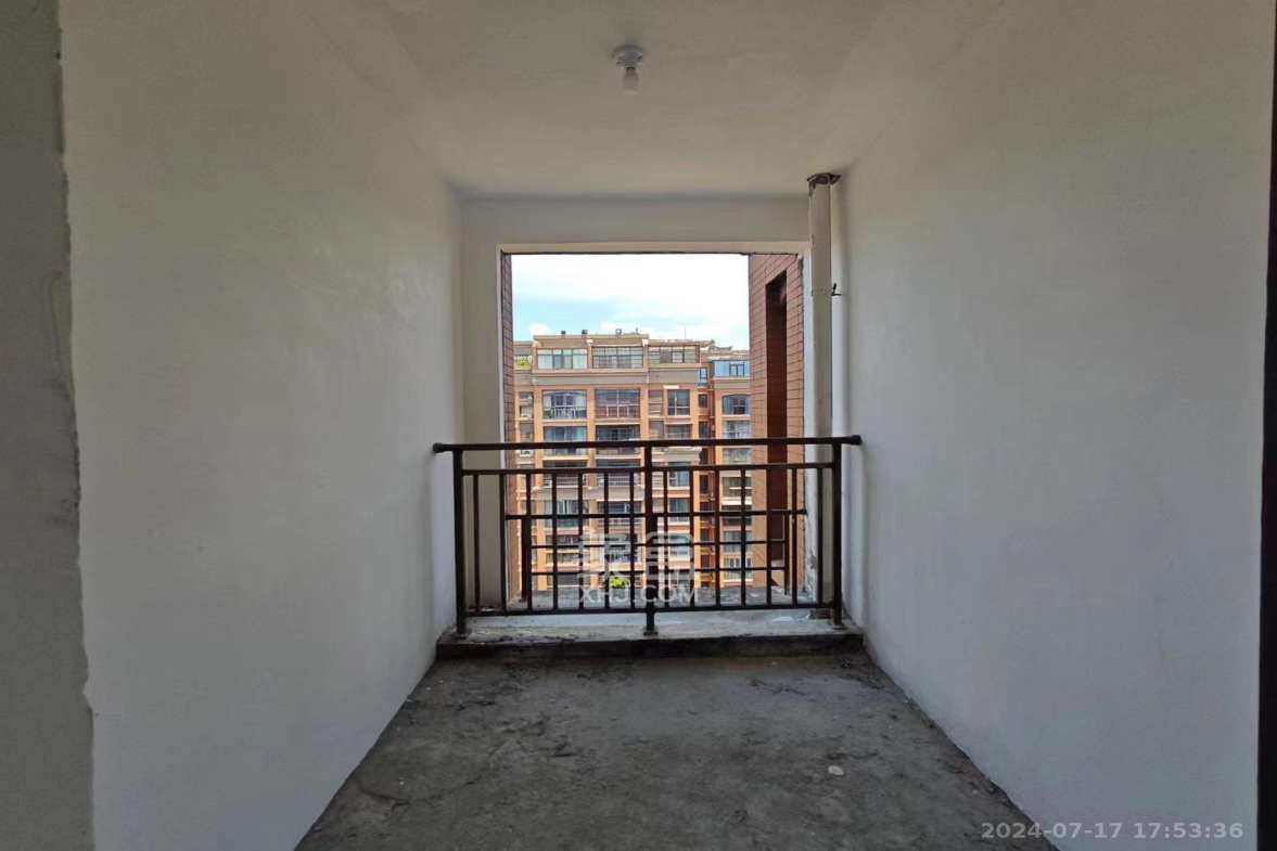 鑫远和城(一、二期)  5室2厅1卫    2600.0元/月 鑫远和城(一、二期)  5室2厅1卫    2600.0元/月室内图