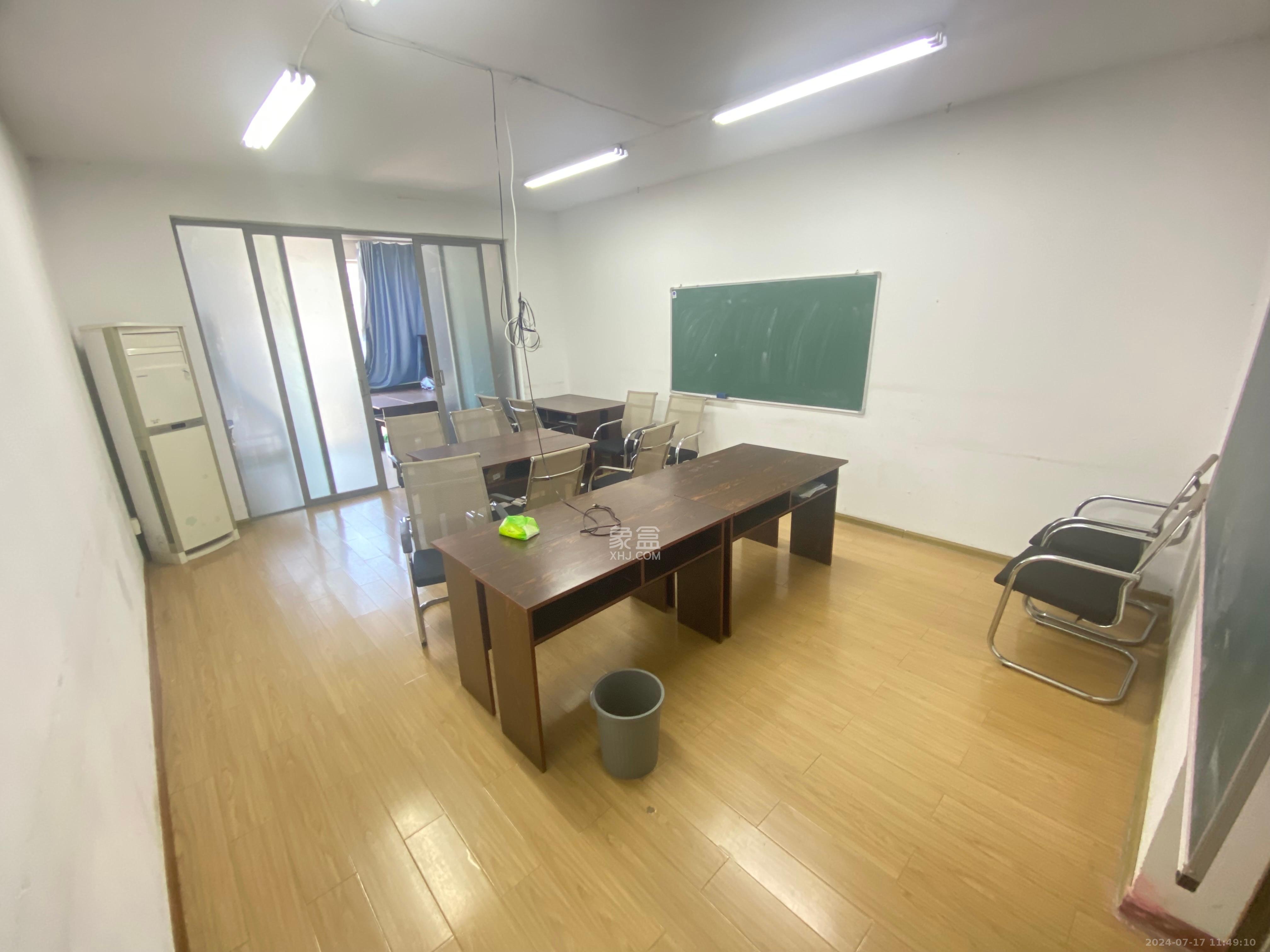 建鸿达华都（华都小户型及大华写字楼）  1室1厅2卫   5200.00元/月