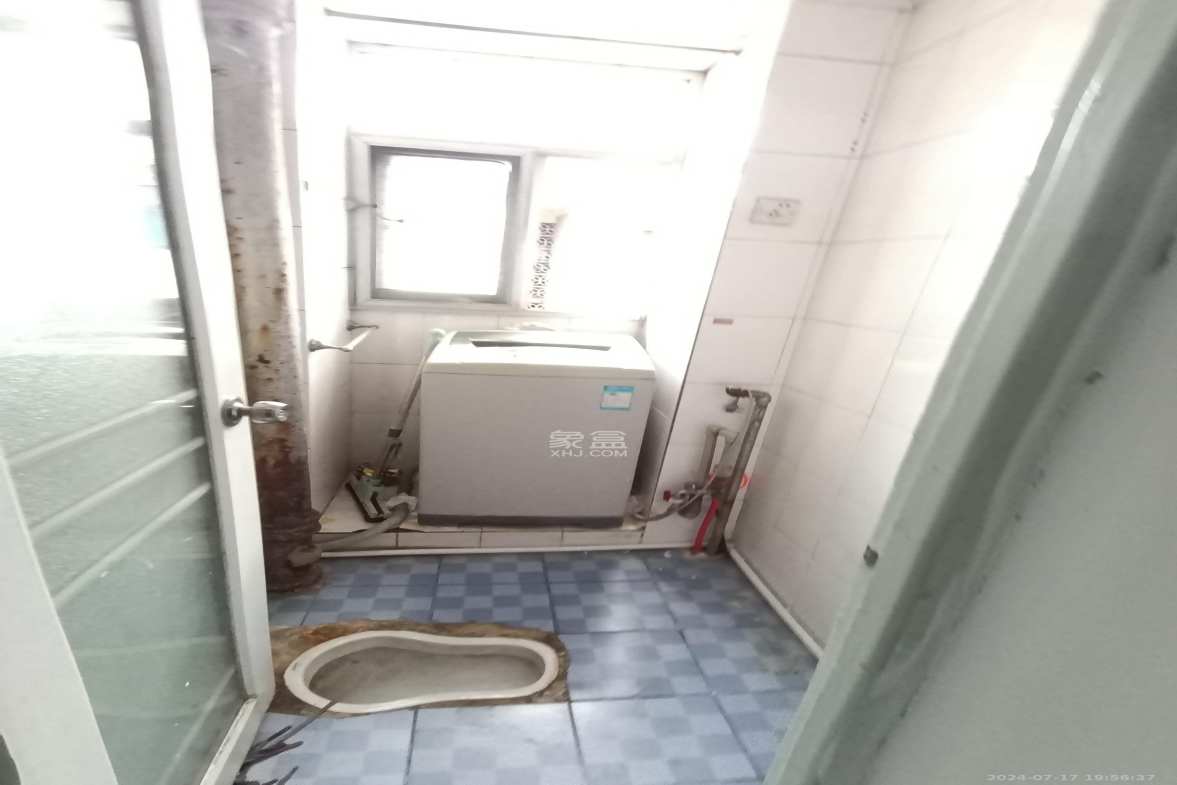 湖南省图书馆单位宿舍  3室1厅1卫   2200.00元/月室内图