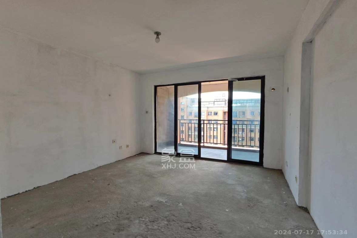 鑫远和城(一、二期)  5室2厅1卫    2600.0元/月 鑫远和城(一、二期)  5室2厅1卫    2600.0元/月室内图