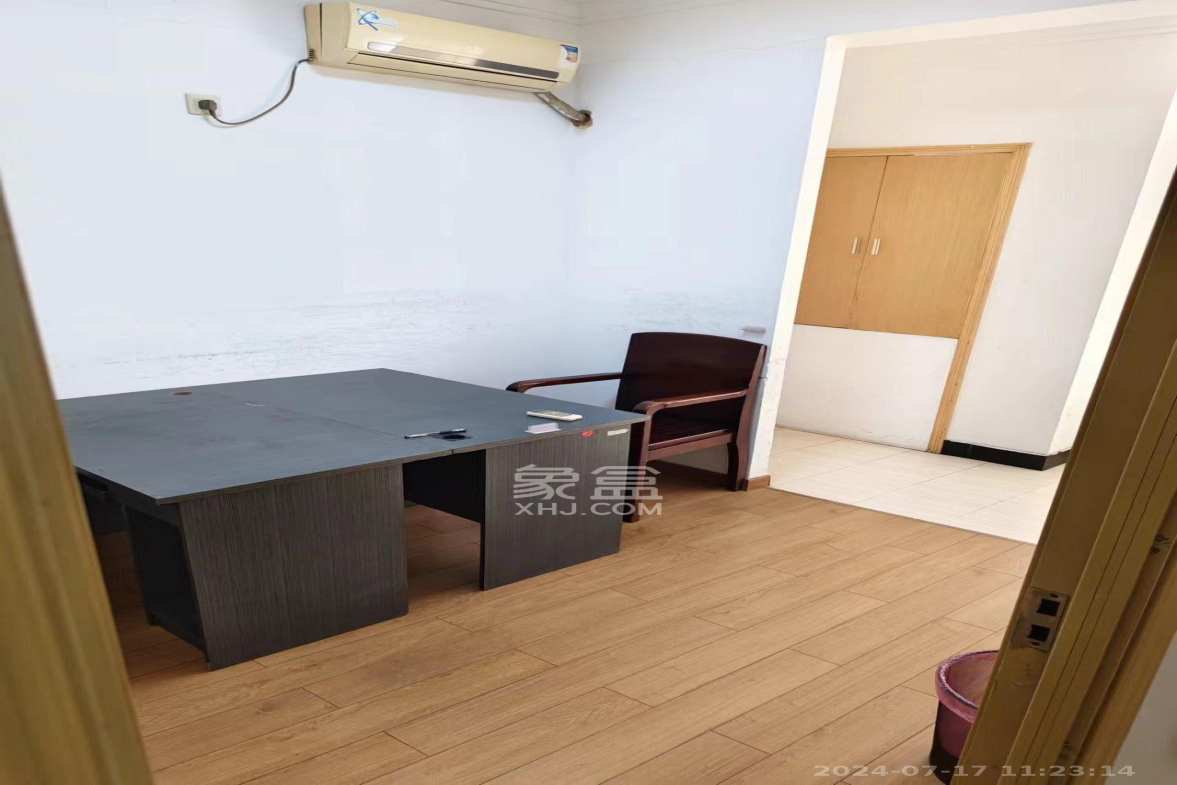 麓谷坐标  3室2厅2卫   3000.00元/月室内图