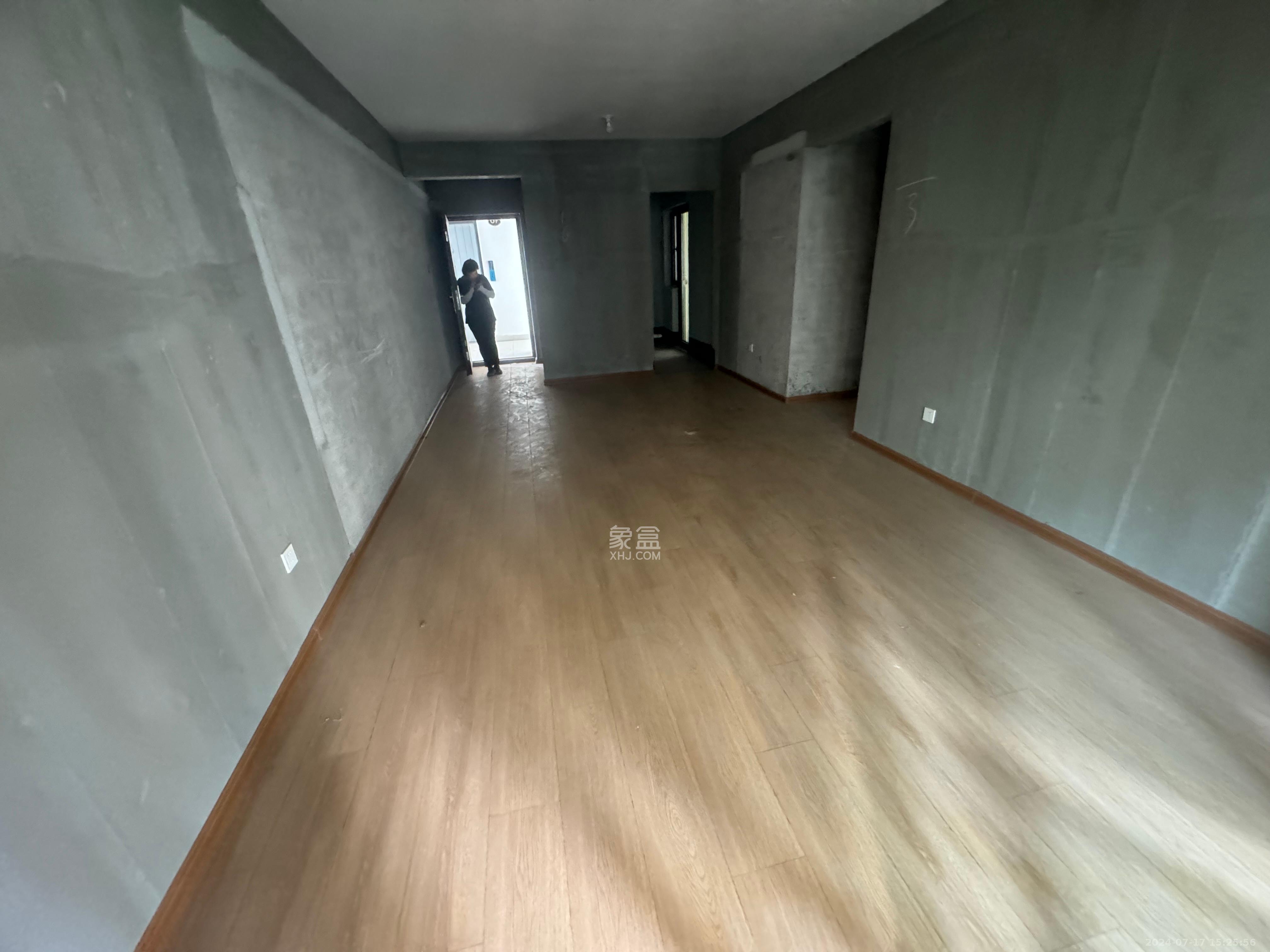 莲香园  3室2厅2卫   1500.00元/月