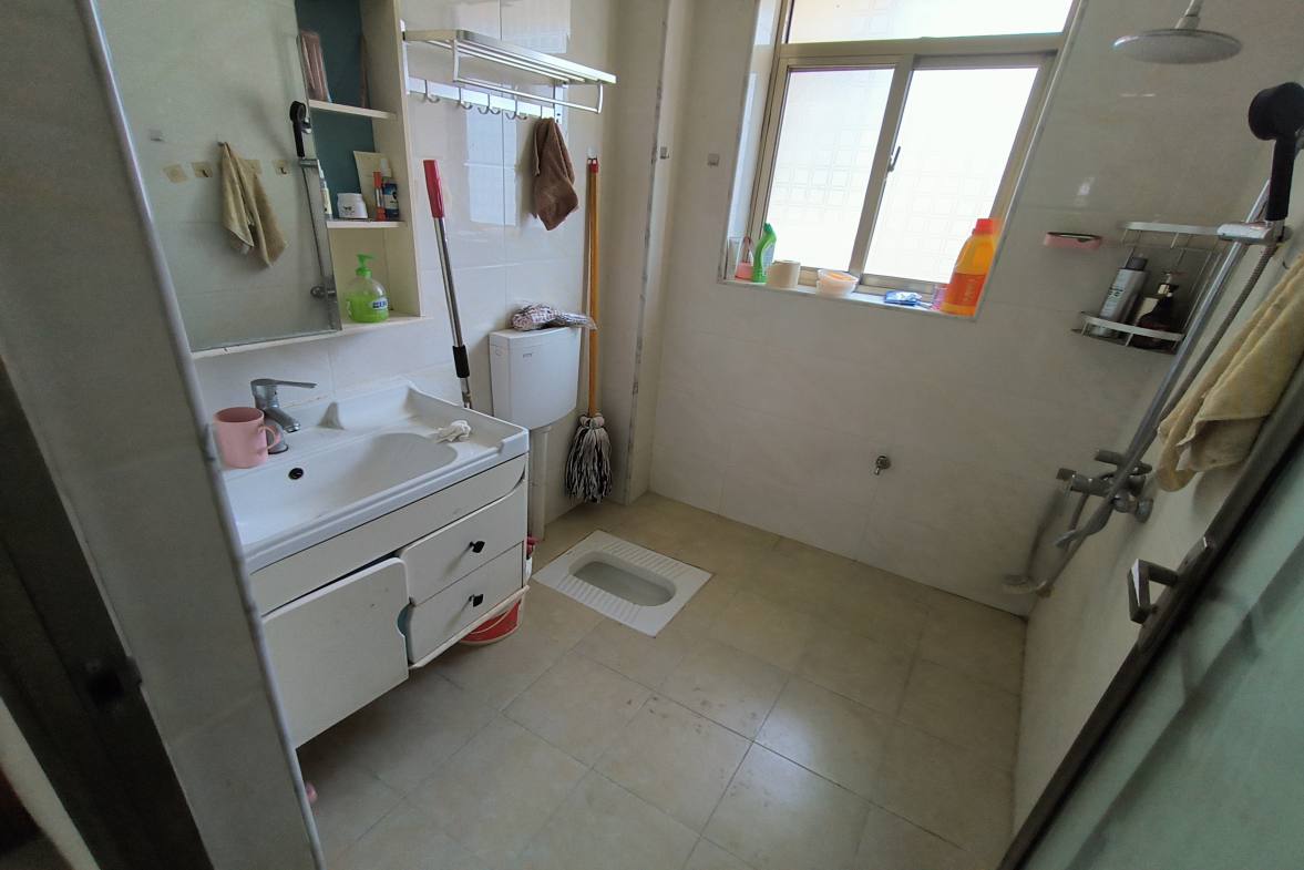 互助小区  3室2厅1卫   1300.00元/月室内图