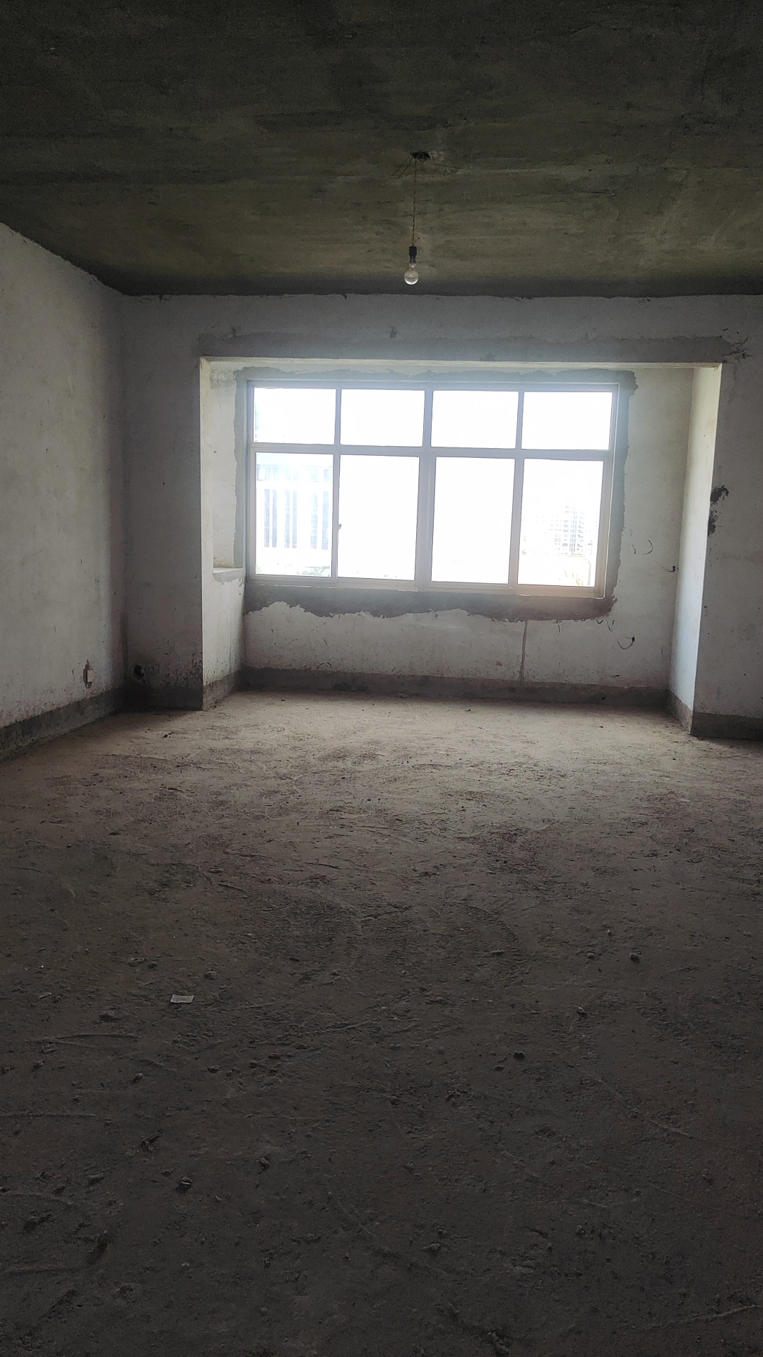 新公安局民警住宅小区  4室2厅2卫    86.0万