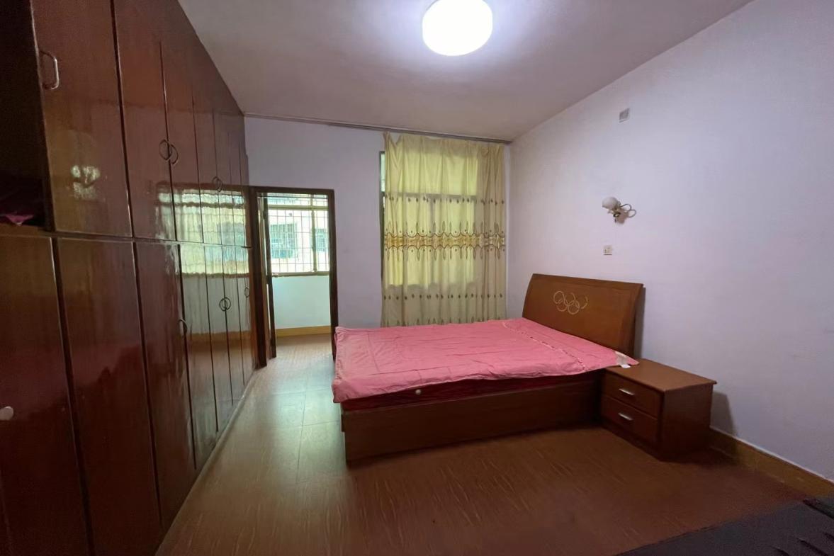 八一安居小区 3室2厅2卫 888.0元/月 八一安居小区 3室2厅2卫 888.0元/月室内图