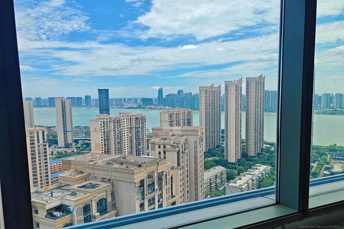 世茂铂曼  1室0厅0卫   3000.00元/月室内图