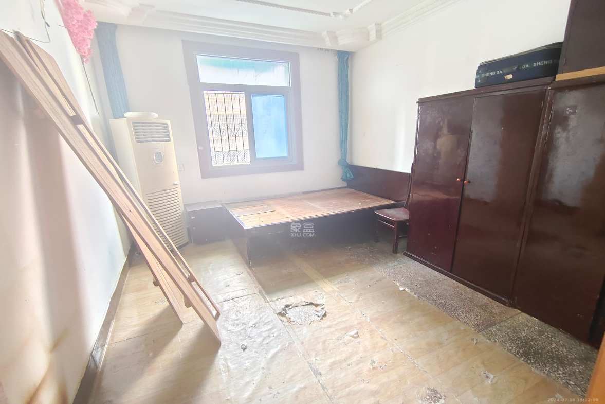 红旗社区  2室1厅1卫   1800.00元/月室内图1
