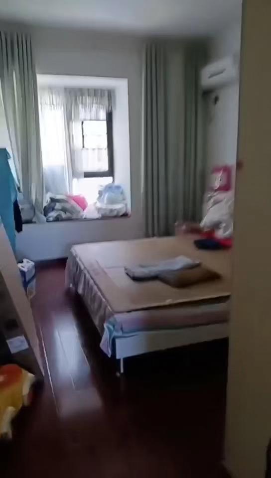 悦江山  4室2厅2卫   90.00万室内图1