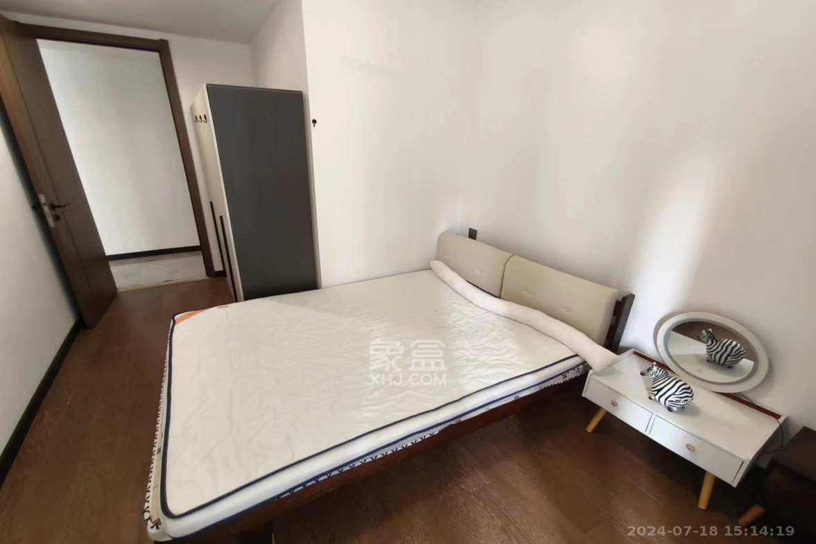 卓越中寰  4室2厅2卫   5100.00元/月室内图1