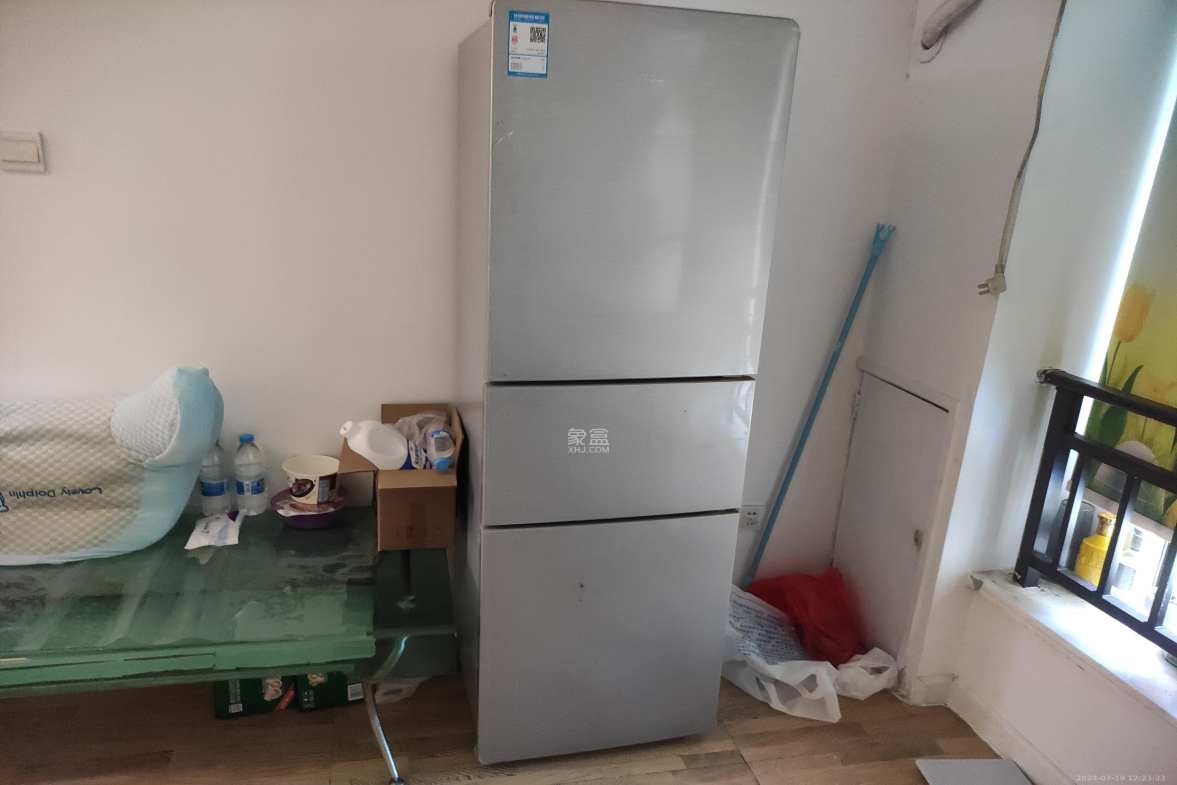 大财门公寓  1室1厅1卫   2400.00元/月室内图