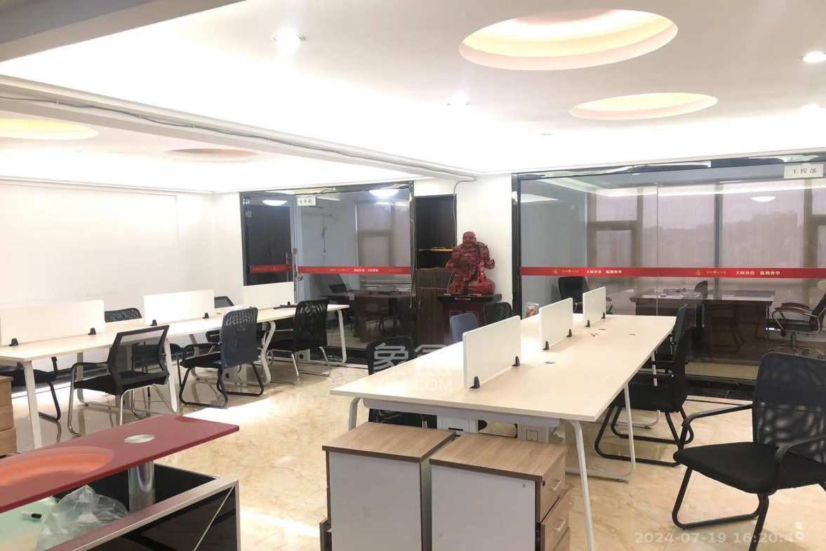 人瑞潇湘国际 1室1厅1卫 2800.0元/月 人瑞潇湘国际 1室1厅1卫 2800.0元/月室内图